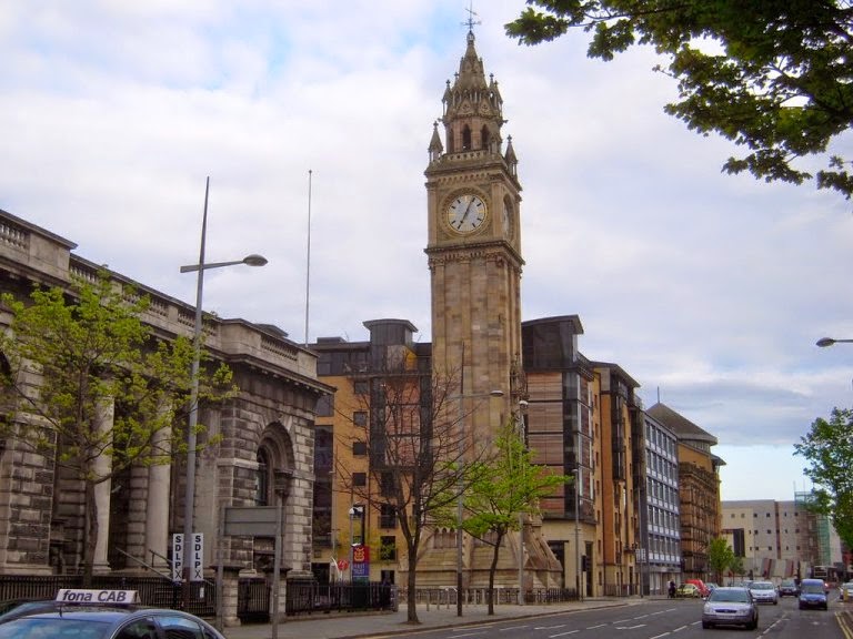 Leaning Tower in Belfast - Krzywa wieża Belfast