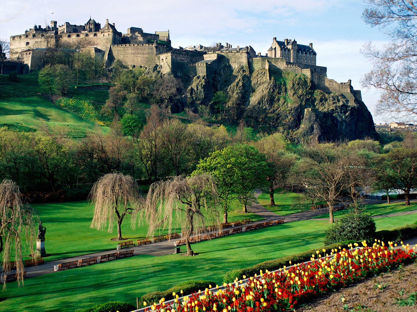 edinburgh castle coach hire